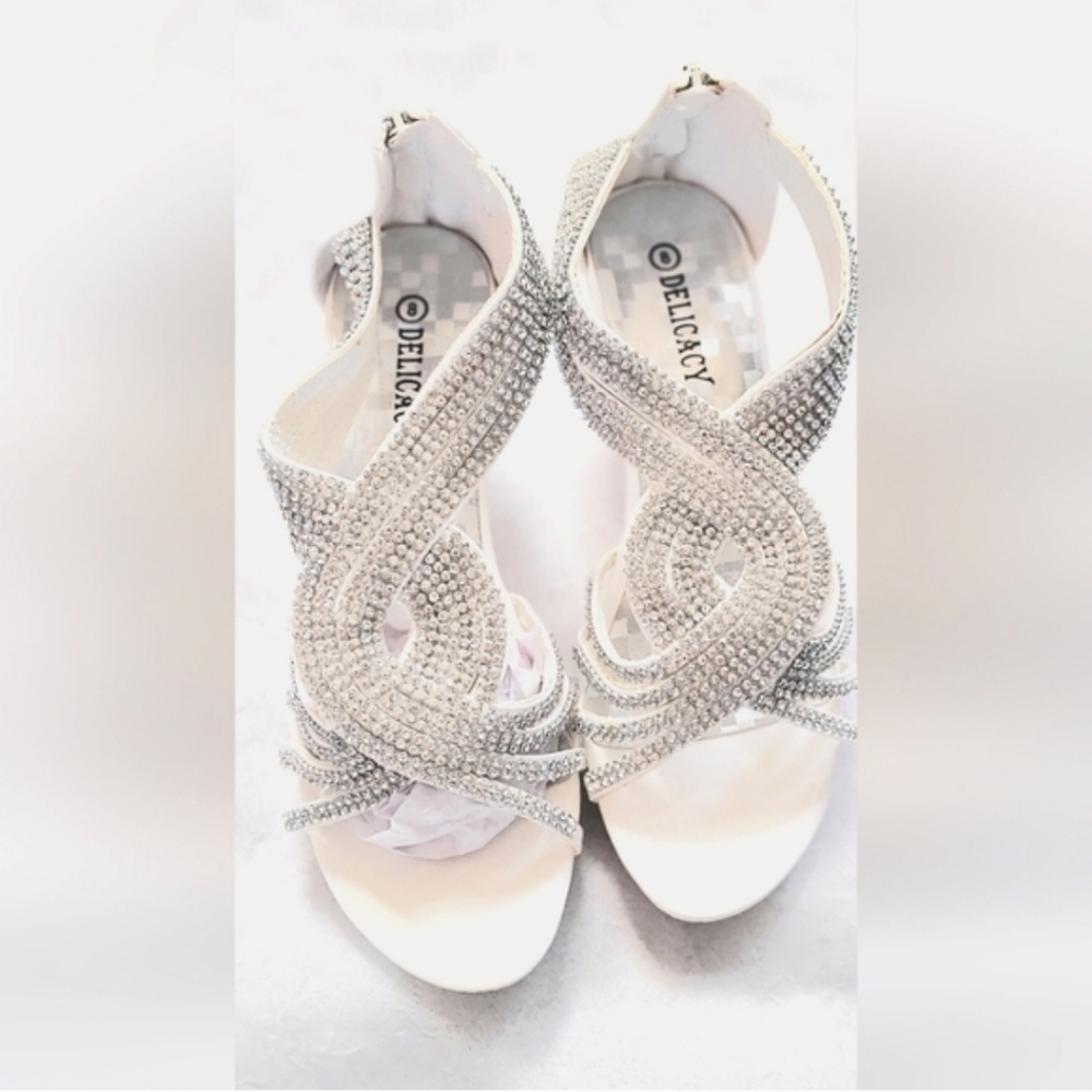 NWT! Fall Glam Rhinestone Olivia K White Dress Sandal Low Heel Wedding Shoe 8 - Picture 8 of 17